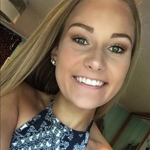 Meet your Posher, Corinne